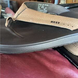 Reef Men's Brown and Black Flip-Flops